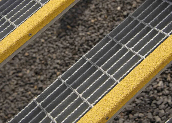 Equivalente giallo del passaggio pedonale che fiuta acciaio galvanizzato caldo che gratta 30x5mm 30x100cm