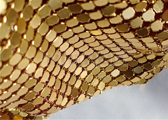 Tessuto 4x4mm dello zecchino del metallo di colore dell'oro usati come tende del divisorio