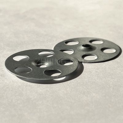 Rondelle per pannelli isolanti rigidi piatti di facile installazione per il fissaggio di pannelli per l'edilizia