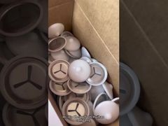 Clip di isolamento in acciaio inossidabile da 38 mm con polcaps bianche utilizzate per fissare i perni di saldatura CD